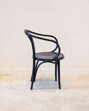 Load image into Gallery viewer, Thonet bentwood dining chairs  a set of  6 - black