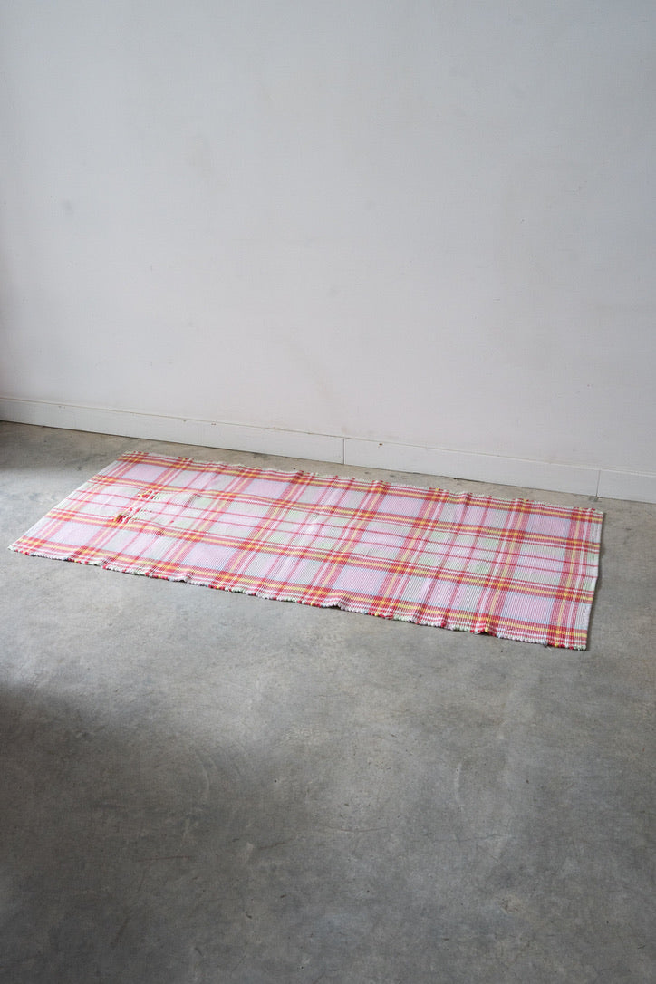 Checked cotton runner