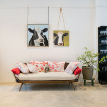 Load image into Gallery viewer, Ercol sofa/daybed