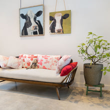 Load image into Gallery viewer, Ercol sofa/daybed