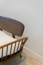 Load image into Gallery viewer, Ercol sofa/daybed