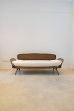 Load image into Gallery viewer, Ercol sofa/daybed